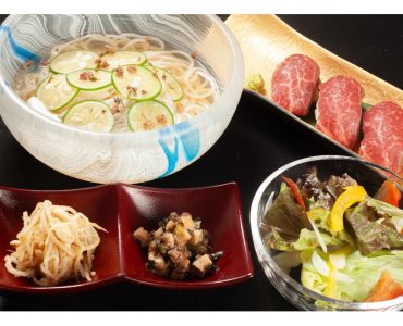 韓国冷麺と握りランチ